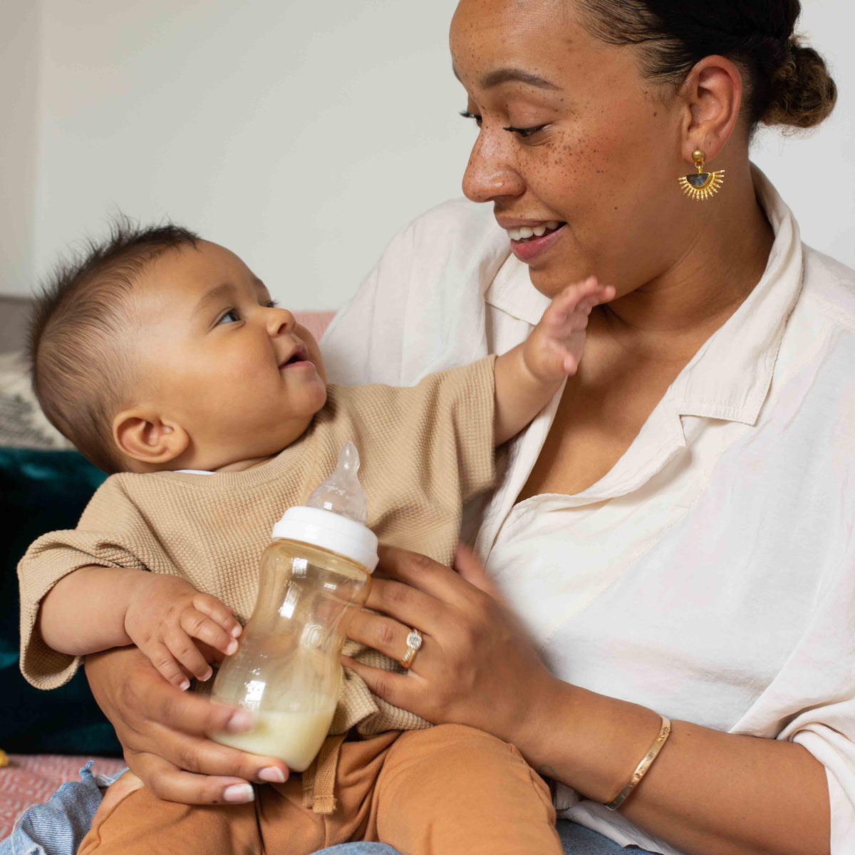 Minbie mom Latasha urges all breastfeeding families to try Minbie first!