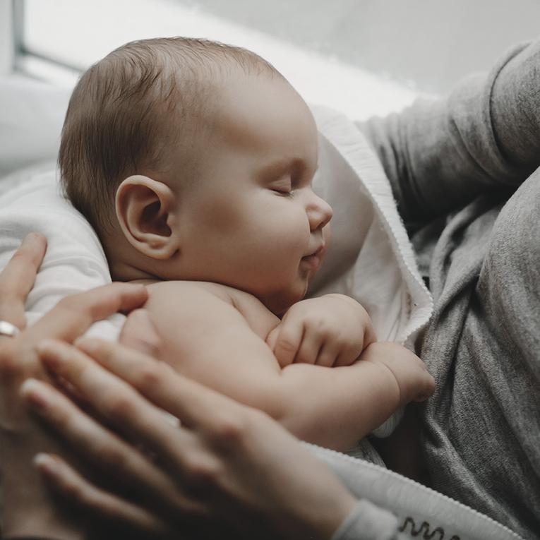 3 reasons why a mom may need to bottle feed a mom's story